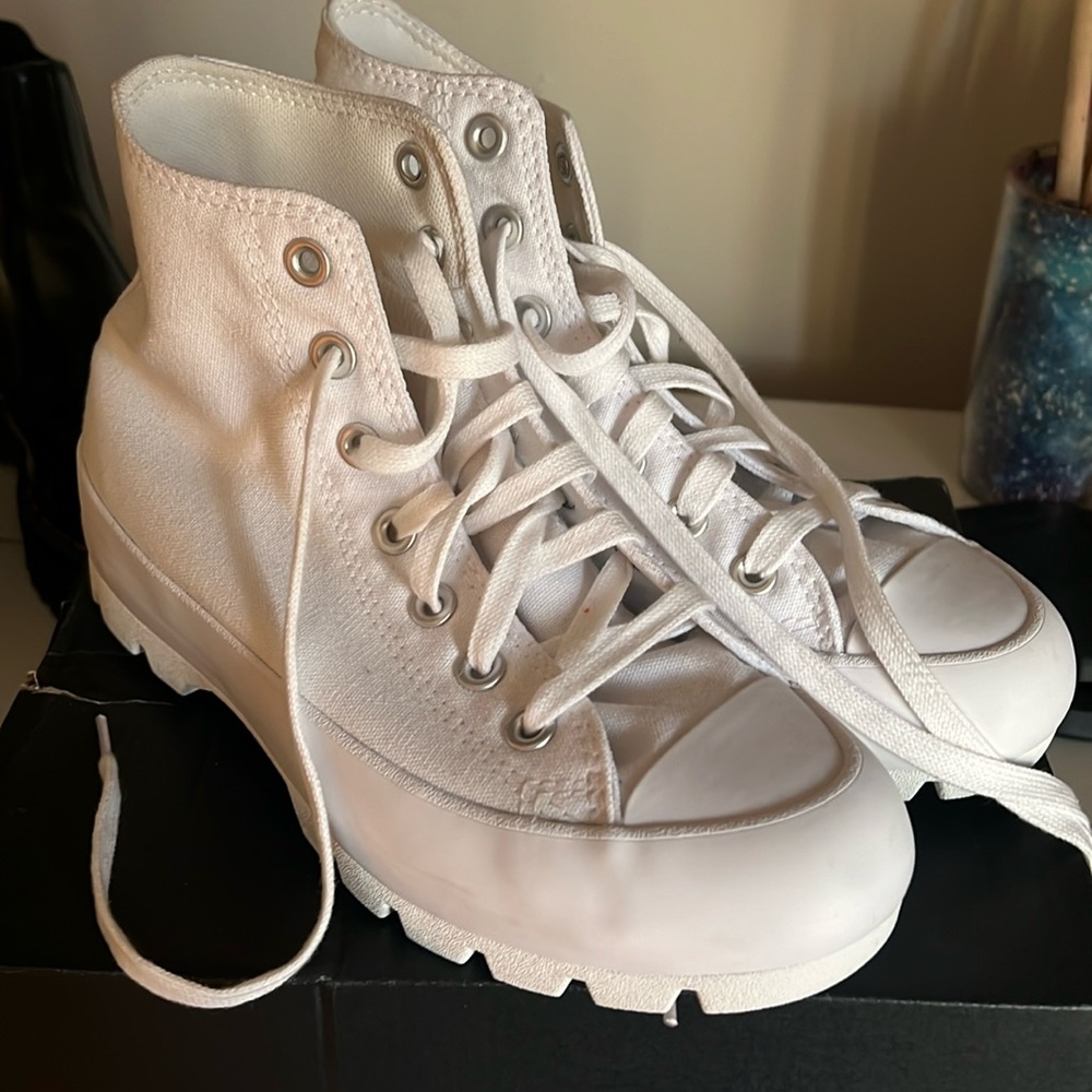 WOMEN'S CONVERSE CHUCK TAYLOR ALL STAR LUGGED PLATFORM SNEAKERS